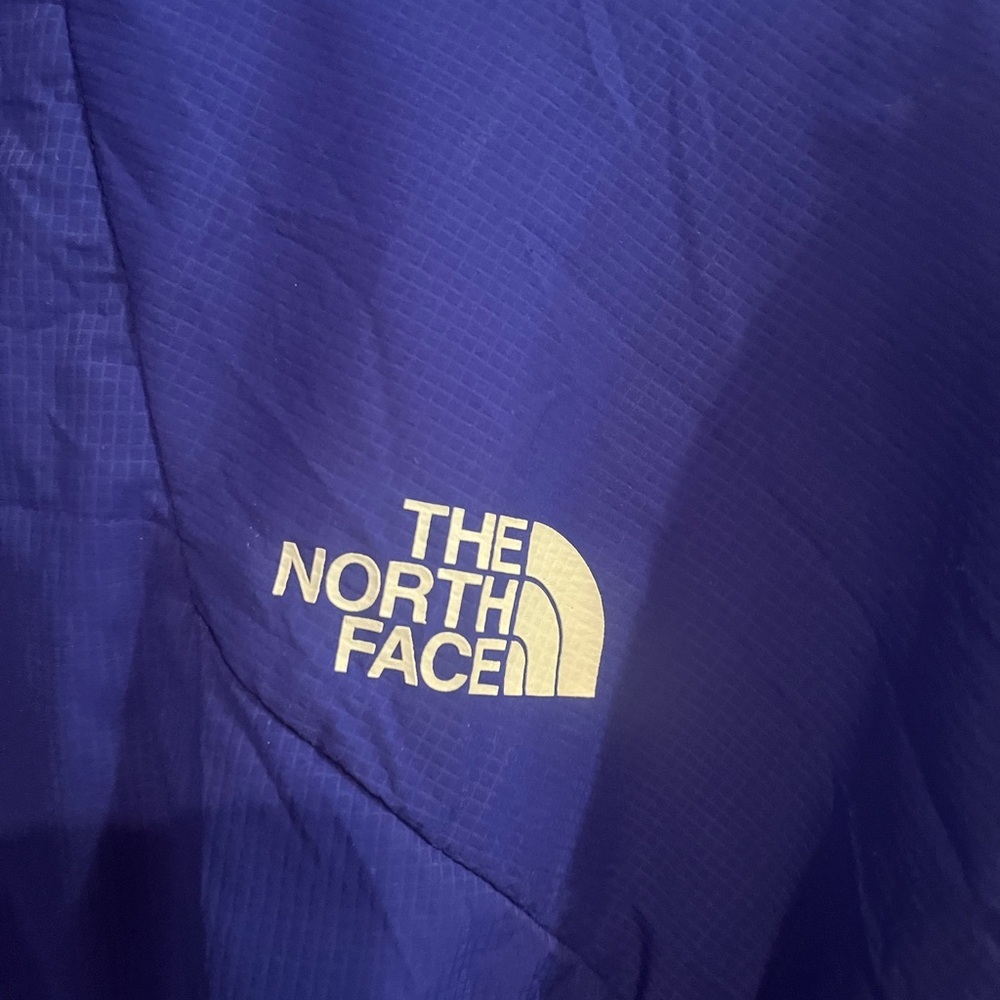 The North Face Women's Vibrant Blue Ski Jacket - Picture 8 of 10